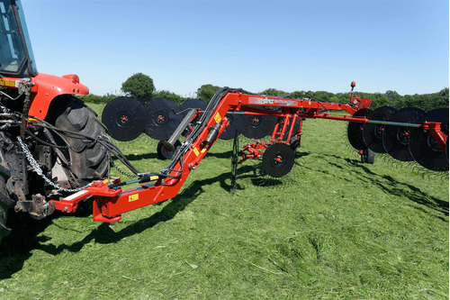 Fenaison - Andaineurs rotatifs - Andaineur SOLEILS MAGNUM EVOLUTION auto-directionnel