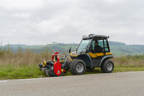 Entretien - Equipement entretien - Tracteur de pente porte outils TERRATRAC TT 