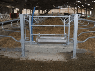 Matériel d'élevage - Abreuvoirs/bacs/tonne à eau - Abreuvoir acier galva ou inox.