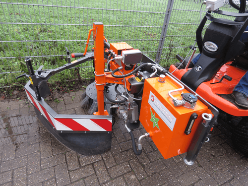 Autre - Divers Motoculture - Brosse de désherbage pour tracteurs et tondeuses frontales UB 6080 M-H